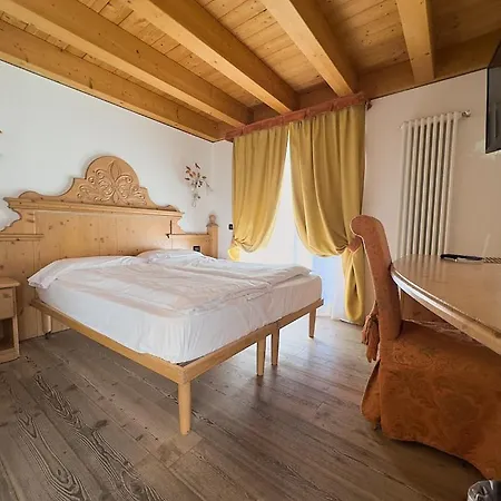 Residence Garni Il Giglio Commezzadura Extérieur photo
